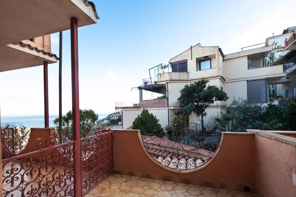 Andros Apartment 陶尔米纳 外观 照片